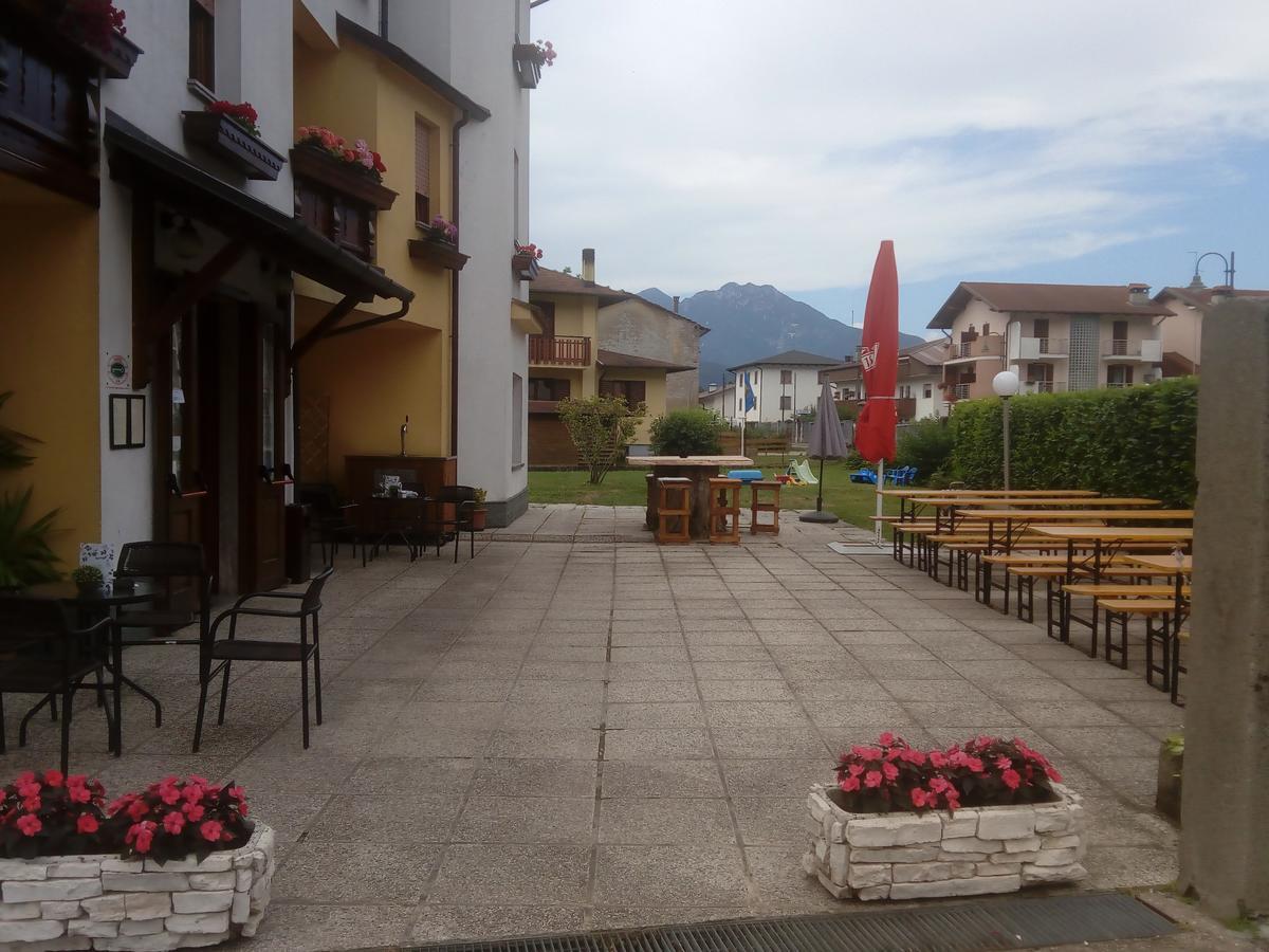 Albergo Alla Pineta Villa Santina Bagian luar foto