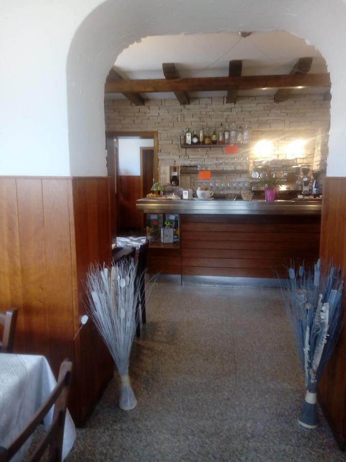 Albergo Alla Pineta Villa Santina Bagian luar foto
