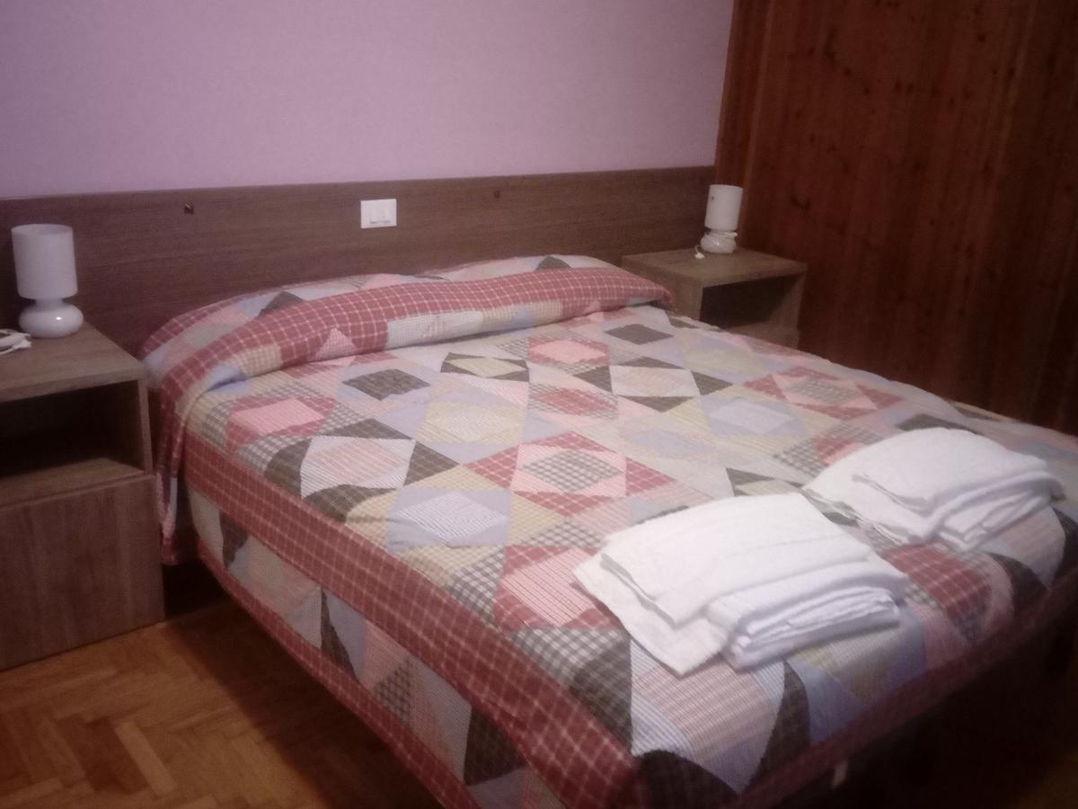Albergo Alla Pineta Villa Santina Bagian luar foto